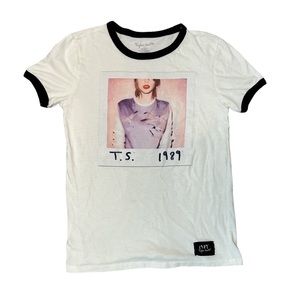 Taylor Swift 1989 World Tour Graphic Tee